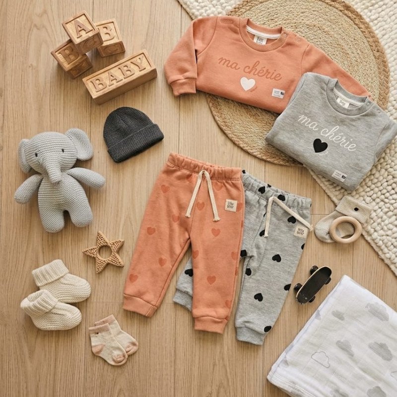 CONJUNTO BEBA BUZO + BABUCHA FRISADO EST