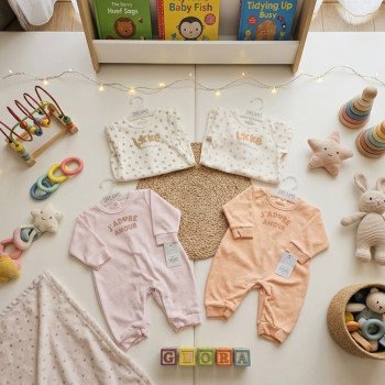 ENTERITO S/ PIE PLUSH ESTAMPADO 