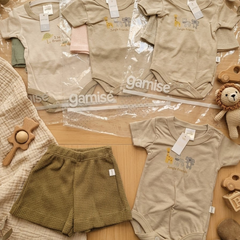 CONJUNTO BODY BEBE + SHORT PANAL LISO T.1 AL 3