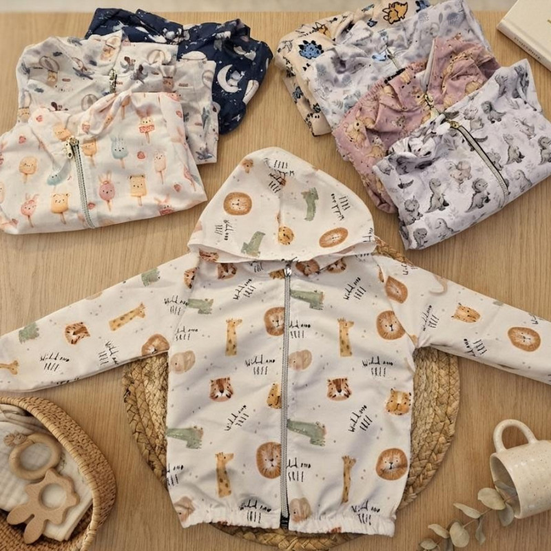 CAMPERA ROMPEVIENTO ESTAMPADA BEBE/A T:1 AL 5