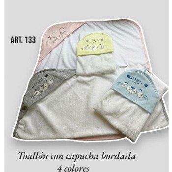 TOALLA LIVIANA CAPUCHA BORDADA 