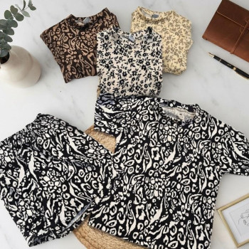 CONJUNTO NENA MORLEY ESTAMPADO REMERA + SHORT T.4 AL 16